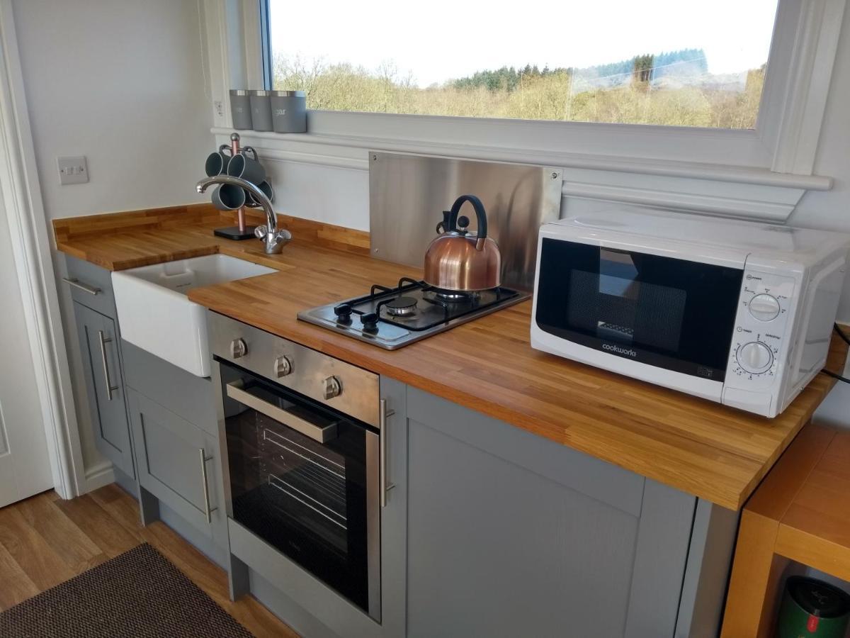 Cleeves Cabins Ailsa Luxury Lodge With Hot Tub Dalry  Kültér fotó